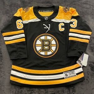Boston Bruins Brad Marchand Youth L/XL Black Home Jersey NWT